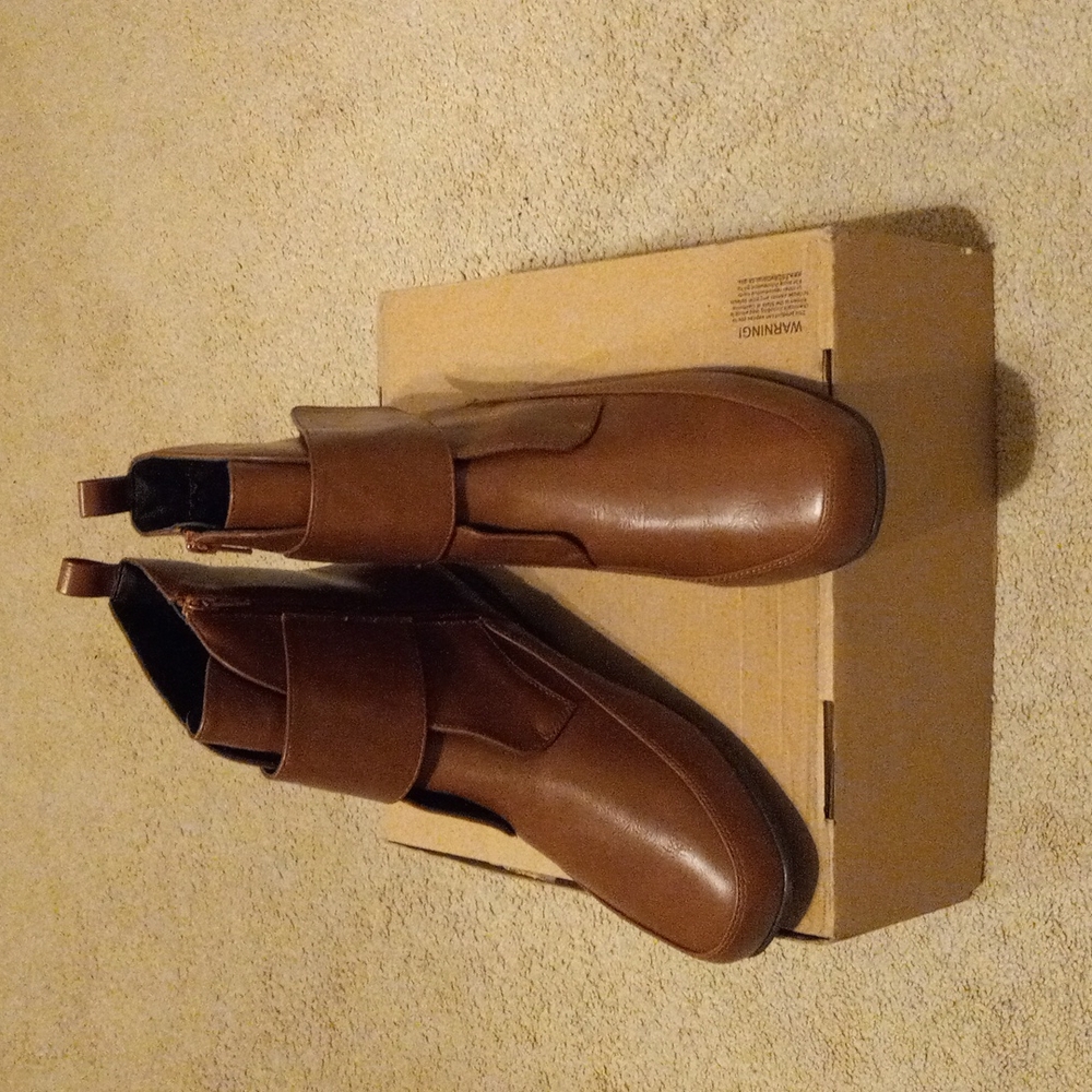 NWOT Booties (9.5 WW)
